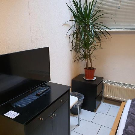 Roter Backstein Apartment 1 Mainz Exterior photo
