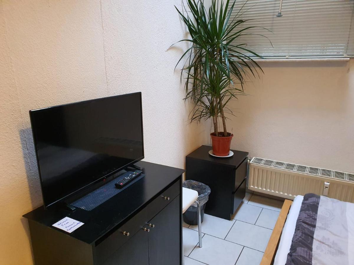 Roter Backstein Apartment 1 Mainz Exterior photo